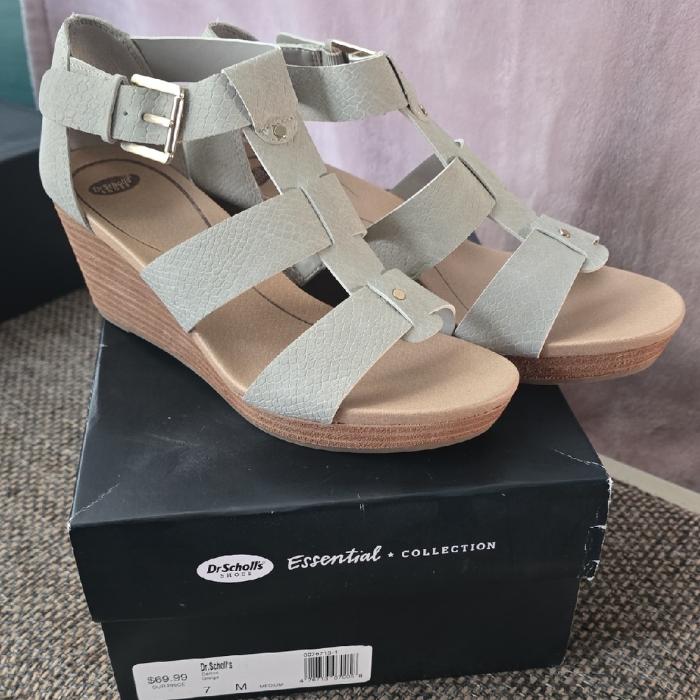 Dr. Scholl's Cream Wedge Sandals